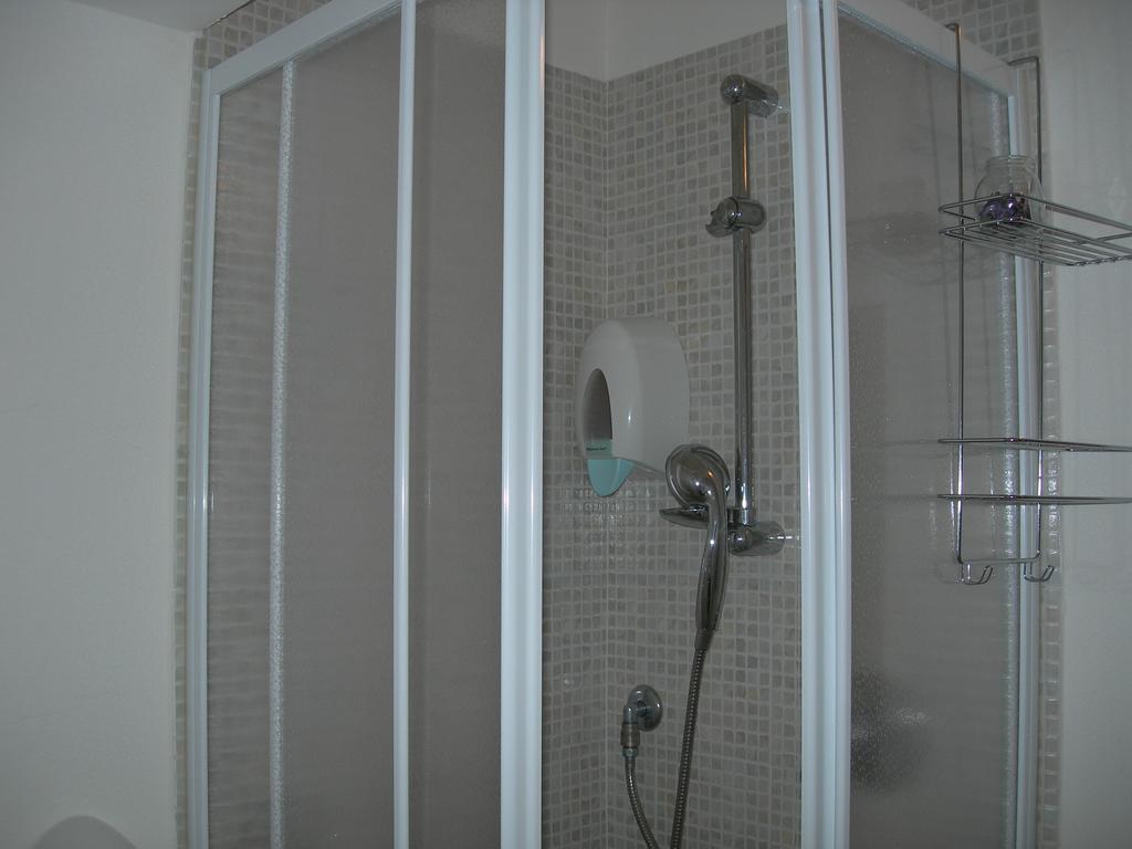 Hotel Due Spade Fidenza Cameră foto