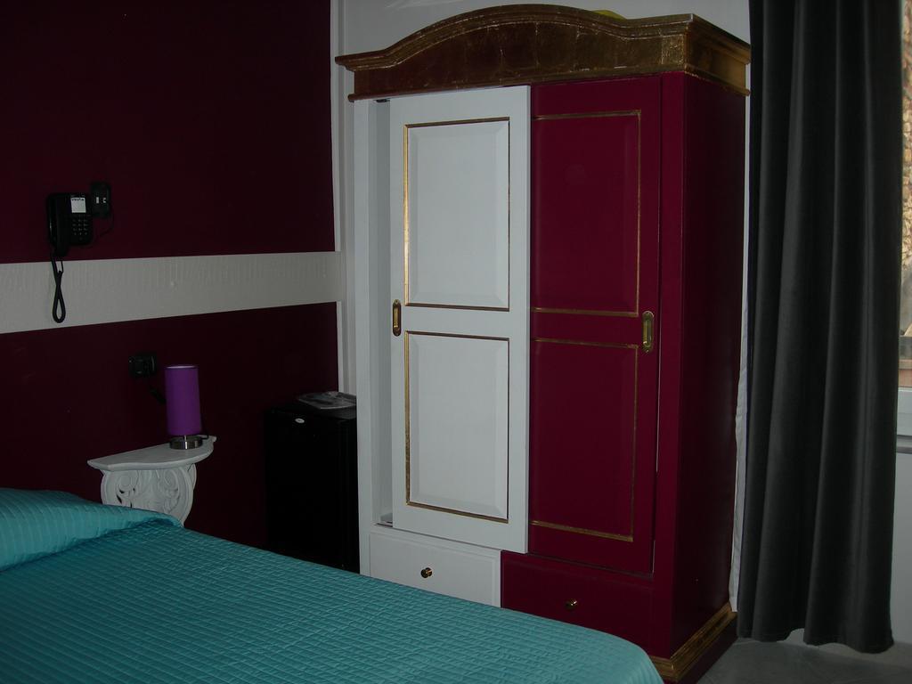 Hotel Due Spade Fidenza Cameră foto