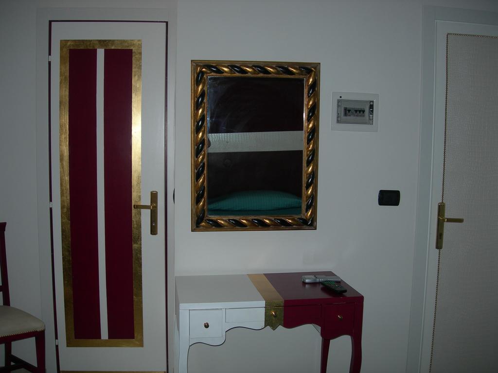 Hotel Due Spade Fidenza Cameră foto