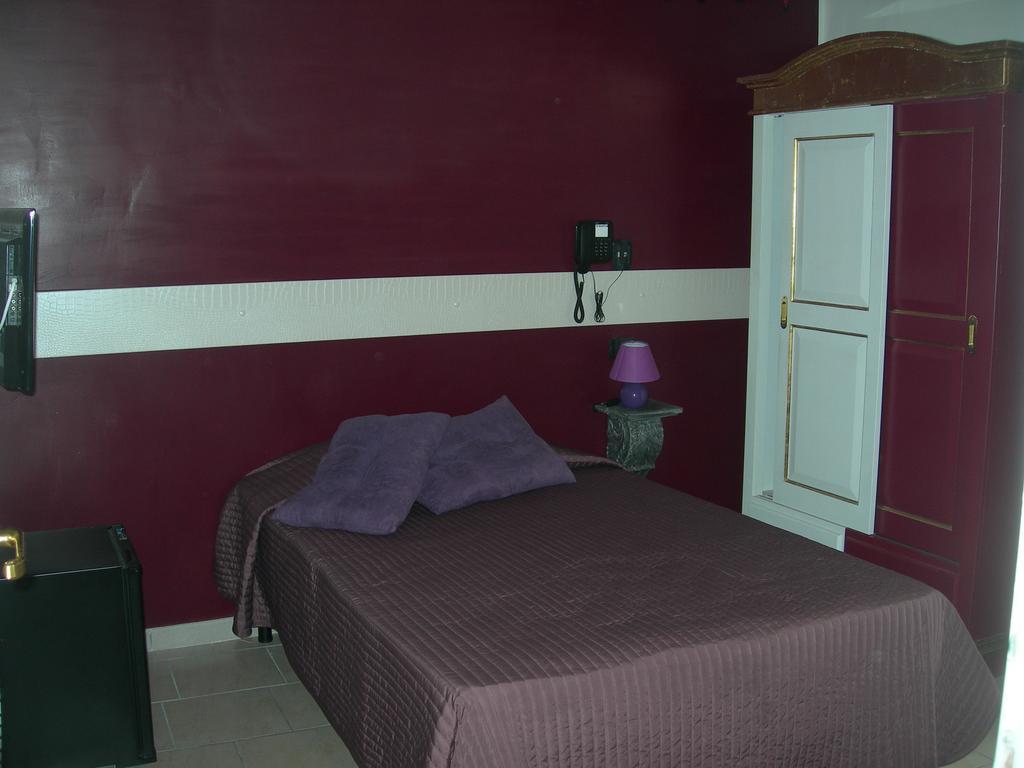Hotel Due Spade Fidenza Cameră foto