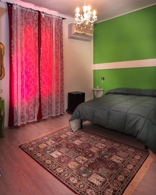 Hotel Due Spade Fidenza Cameră foto