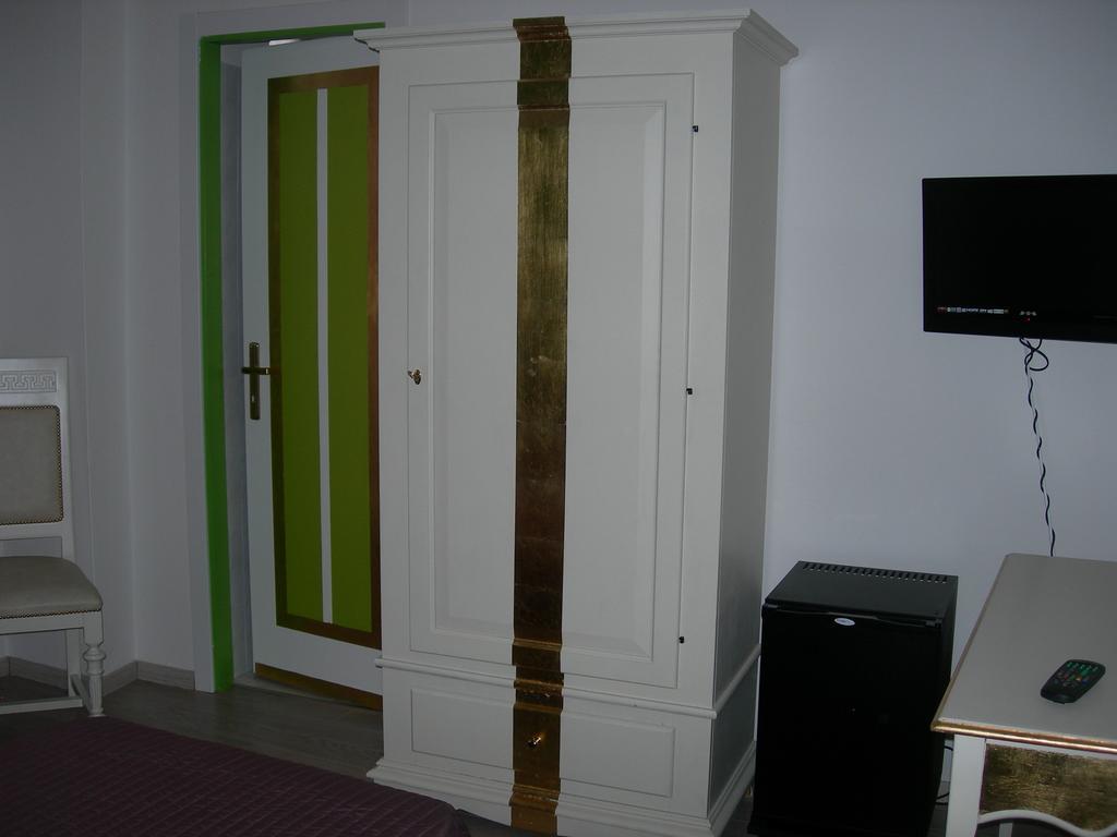 Hotel Due Spade Fidenza Exterior foto