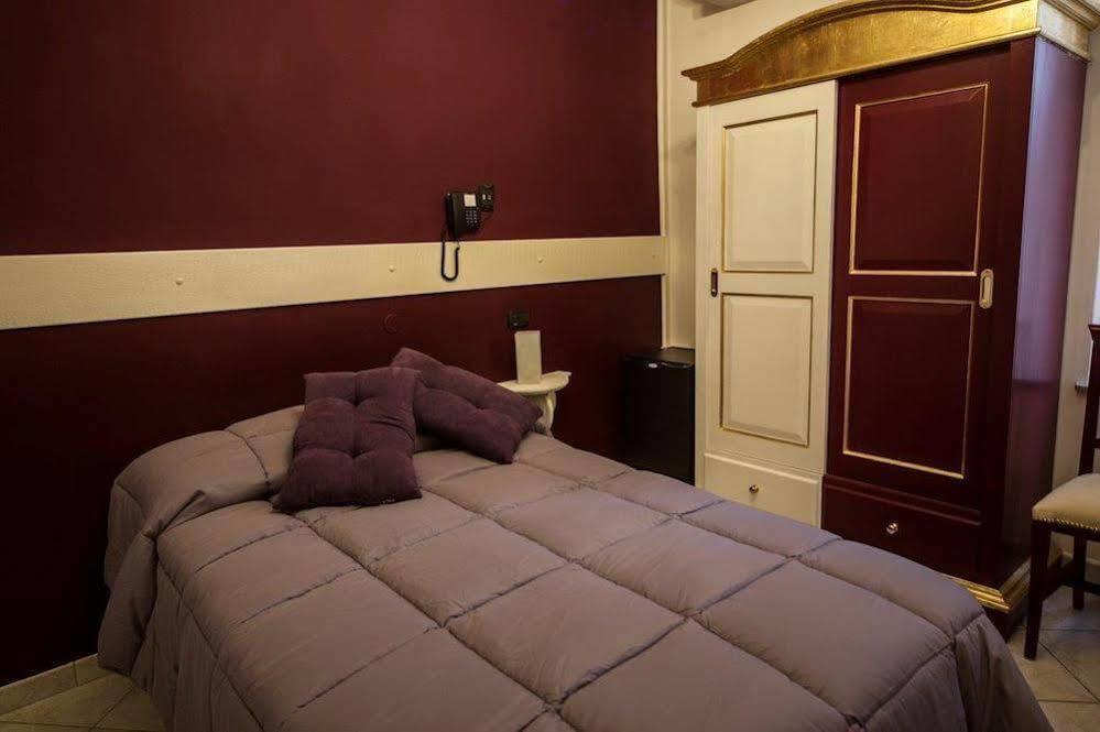 Hotel Due Spade Fidenza Exterior foto